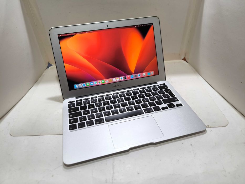 Apple Macbook AIR 11” i5 ssd 128GB