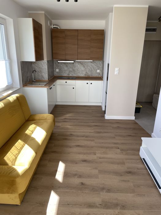 Wynajmę mieszkanie 2 pok. + miejsce postojowe w hali garazowej.