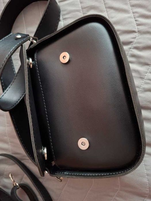 Жіноча сумка з двома ремінцями