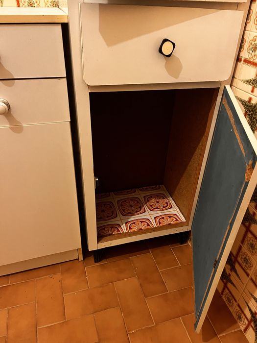 Comoda para WC - recheio para casa disponivel