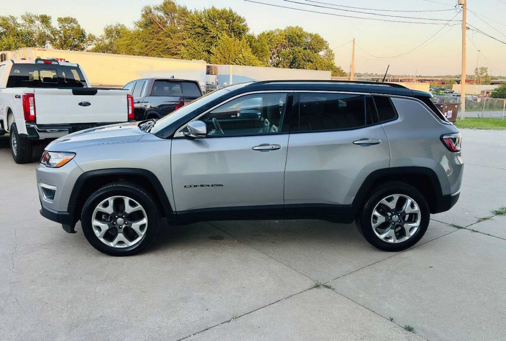 Jeep Compass Latitude      2019