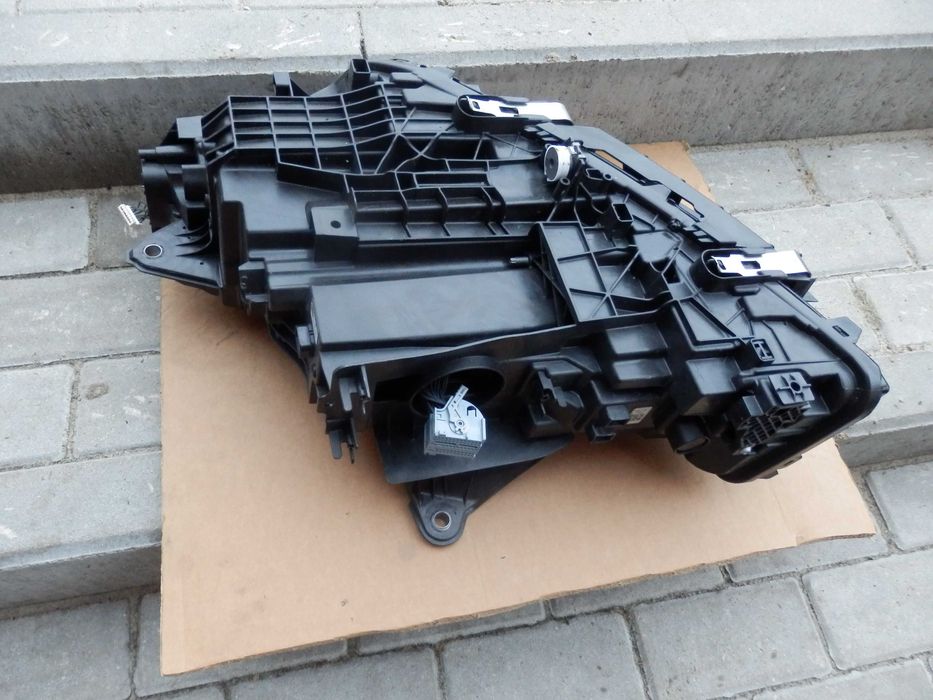 BMW 2 U06 Lampa Prawa Przód Full Led Active Tourer 21-