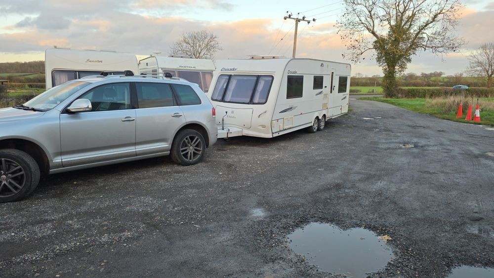 Caravana 2 eixos 2008