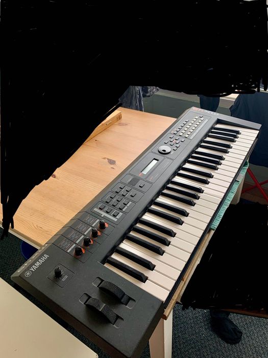 Yamaha MX 49 , em boas condições , usado poucas vezes