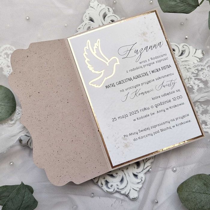 Zaproszenia handmade na komunię boho beż folder IHS personalizowane
