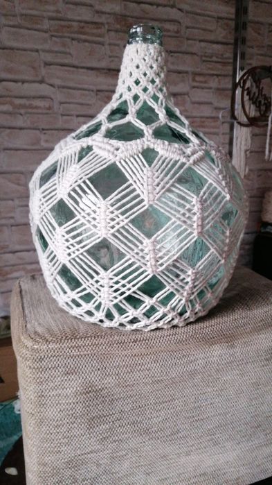 Trabalhos em cordel e macrame