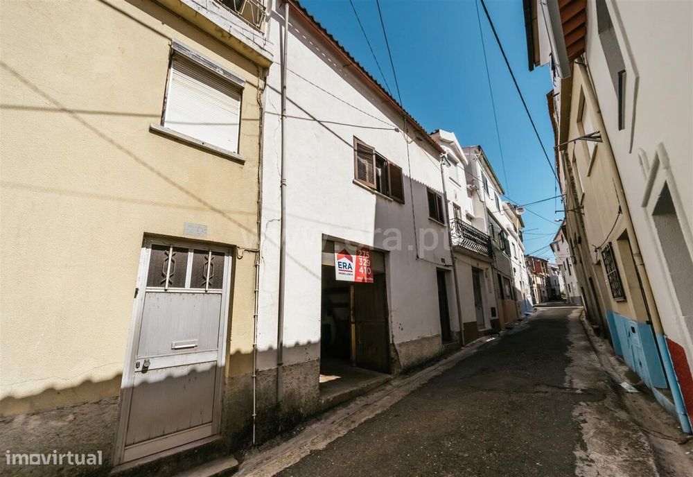 Moradia em Banda T2 / Covilhã, Ourondo