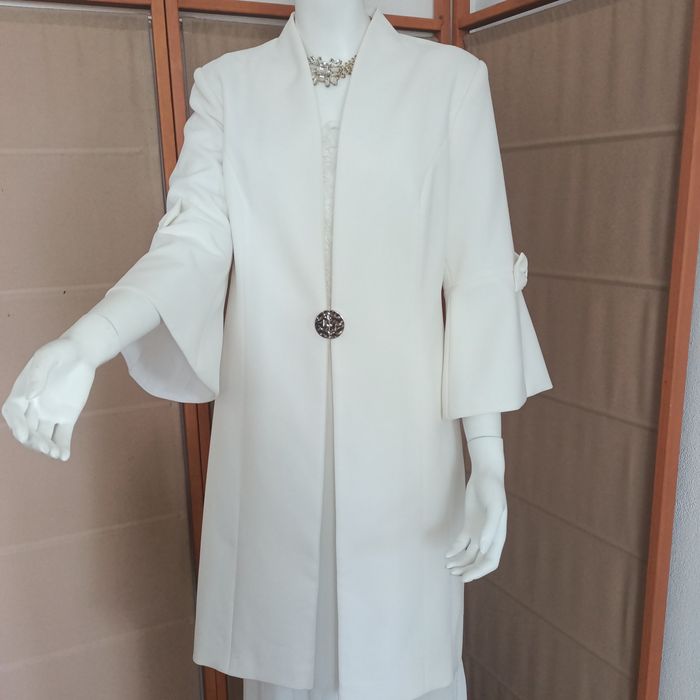 Suknia ślubna plus płaszcz r.42