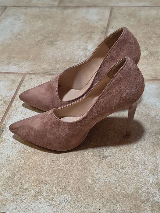 Sprzedam buty na obcasie