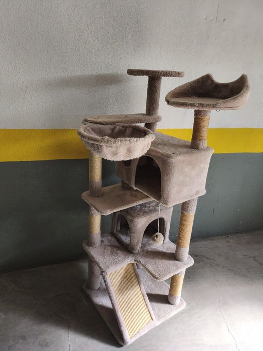 Arranhador gatinhos altura 1.35