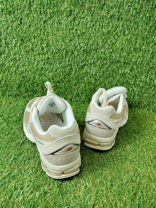 Buty New Balance 2002R