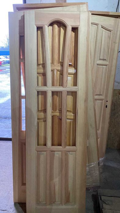 Двері дерев'яні із масиву сосни під фарбування, великий вибір моделей