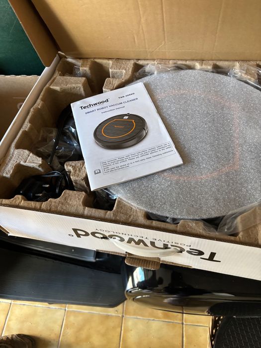 Aspirador robot como novo