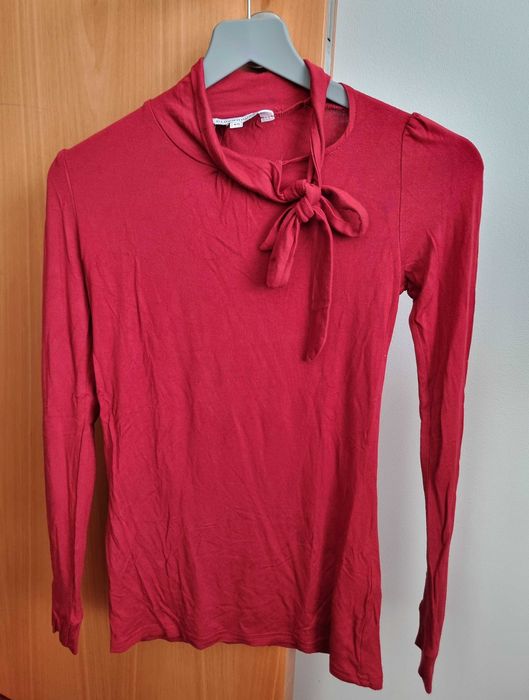 Camisola vermelha com laço para apertar C&A 95% viscose, tamanho XS