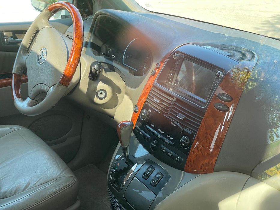 Toyota Sienna XLE AWD 3.5 V6 LPG Lifting CarPlay