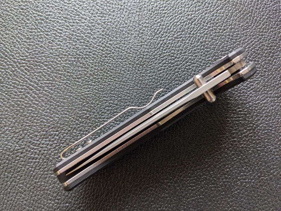 Ніж складний. сталь D2. кнопочний  інерційний ніж