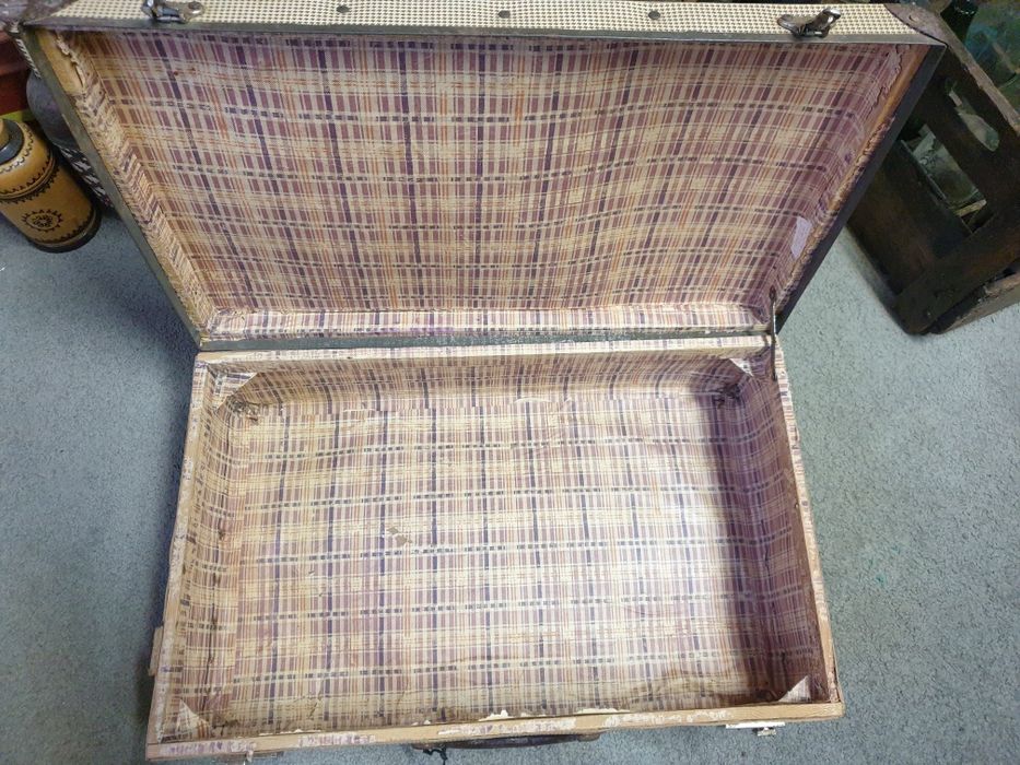 Mala antiga de cartão