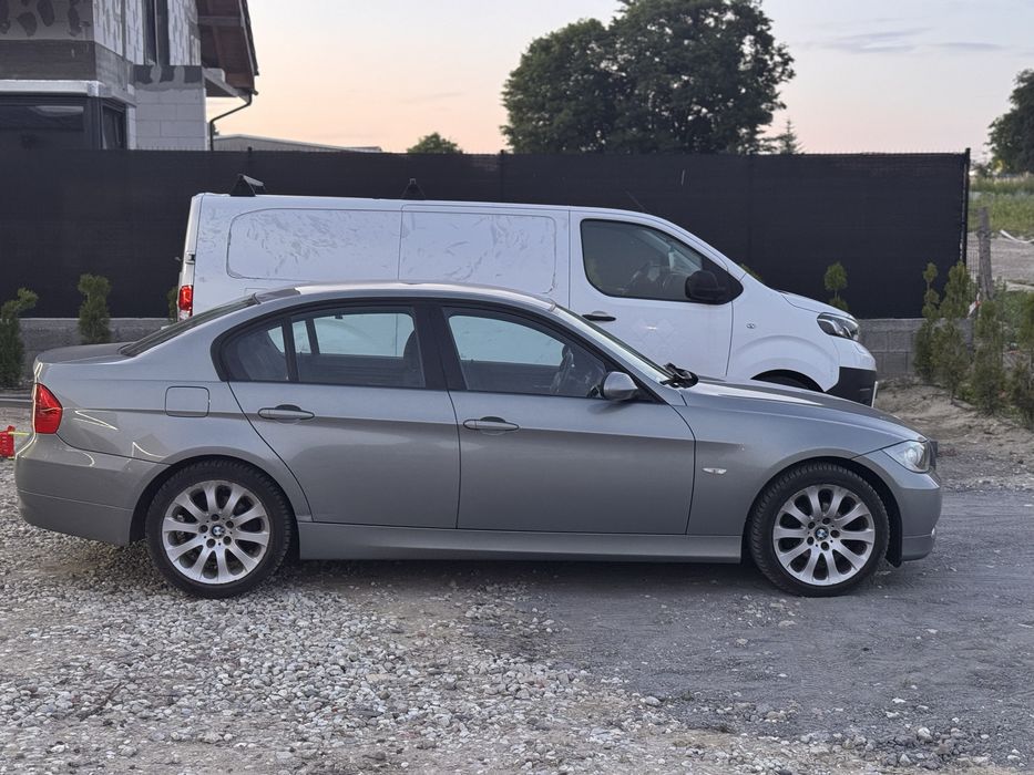 BMW Seria 3 E90 320i | Zadbane | 7 lat w jednych rękach |