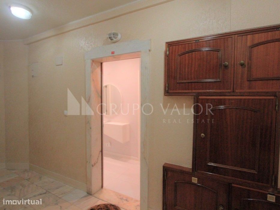 Apartamento T2 com parqueamento, Costa da Caparica