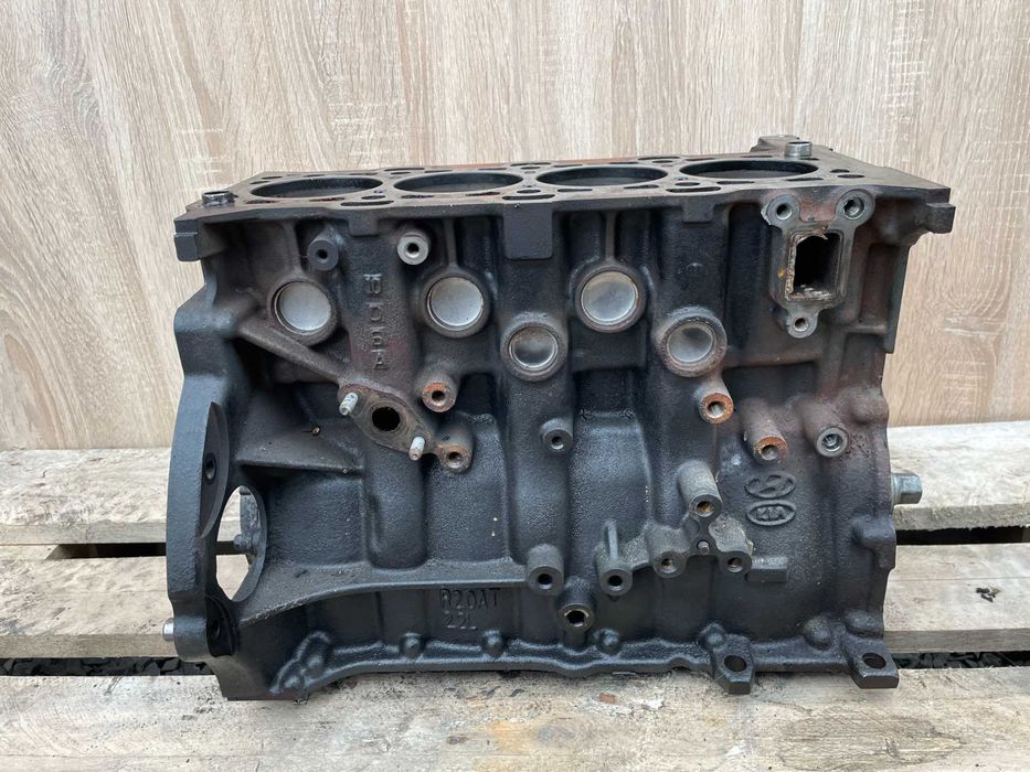 Блок Циліндрів пиньок низ Двигуна Двигатель Kia D4HB Hyundai 2.2