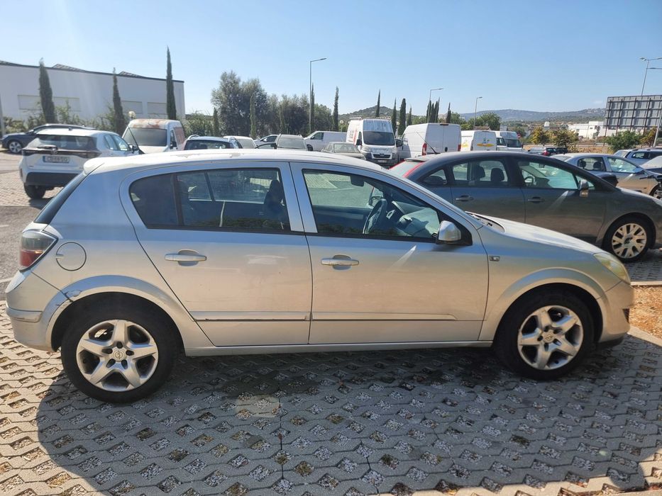 Opel Astra CDTI 1.3 gasóleo para partes ou reparação foto 3