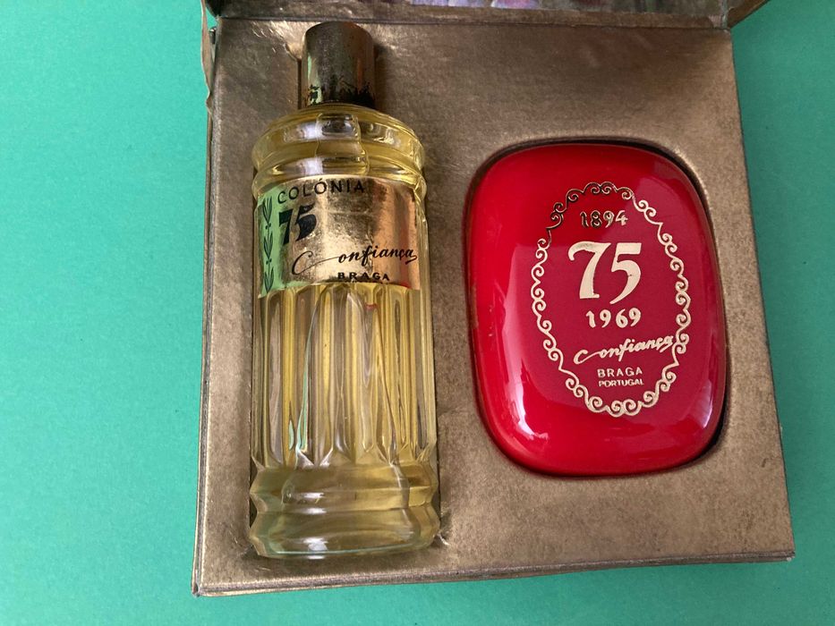 Caixa Frasco Perfume e Sabonete 75 Anos Da Confiança Anos 60 Ach Brito