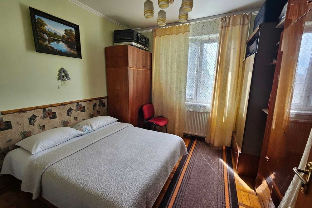 Продаж 3-кімнатної квартири на вул. 128 бригади