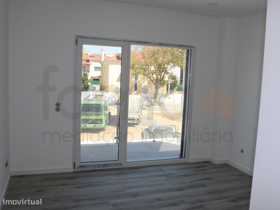 Moradia T3+1 - Zona São Domingos De Rana