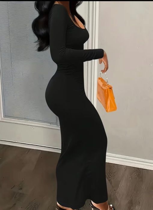 Stunning form-fit dress for all occasions