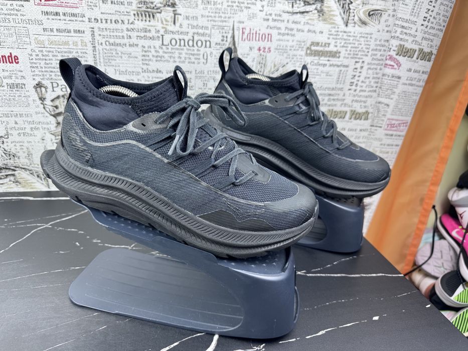 Оригінал Кросівки Hoka One One Kawana Mid Розмір 43 Взуття