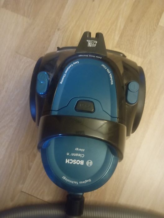 пылесос Bosch Serie 2 (модель BGS05A220