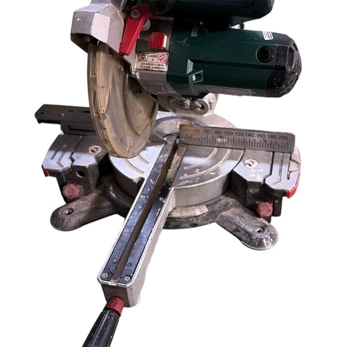 Piła ukosowa Metabo KGS 216 M