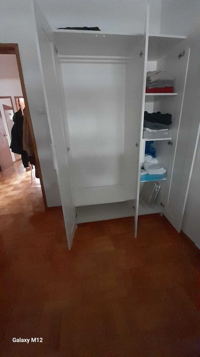 BRIMNES Roupeiro c/3 portas IKEA (como novo)