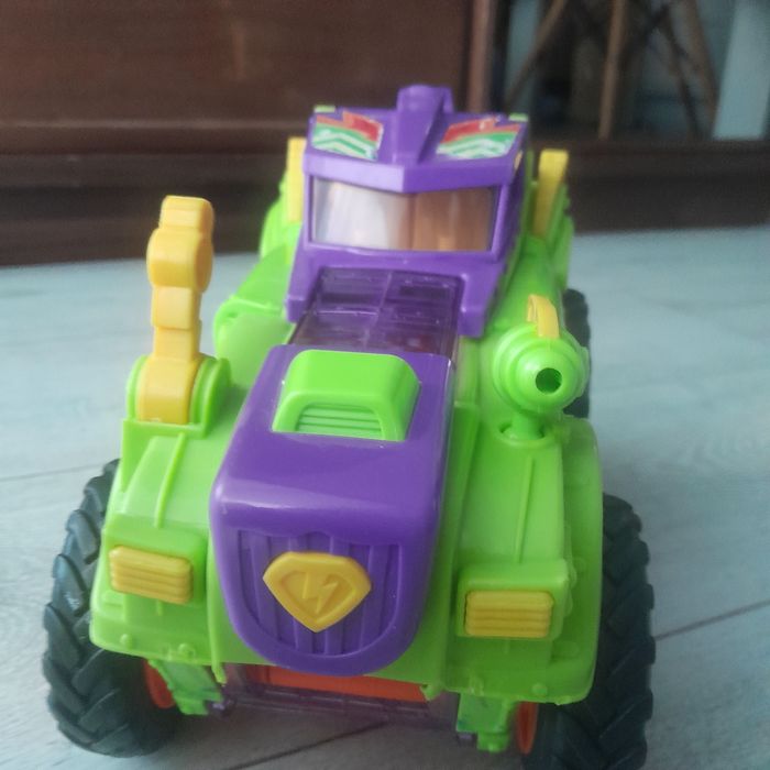 Hero Truck Monster Roller z serii SuperThings Super Zings