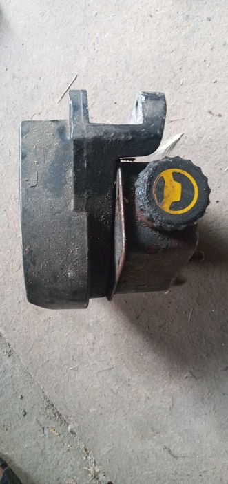Продам Насос гидроусилителя руля к Renault Safrane