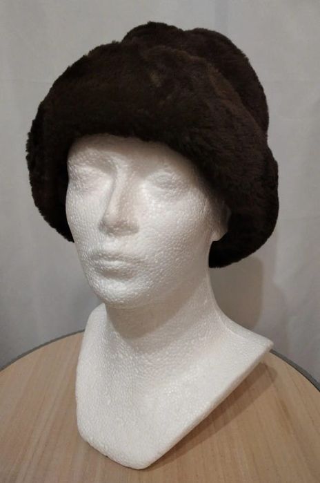 Elegancka czapka zimowa – Sztuczne futro – Styl retro / toczek – Brązo