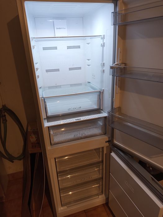 Frigorífico charp inox liga e desliga
