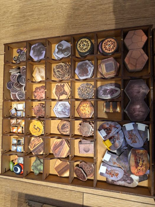 Gloomhaven PL + insert + nowe naklejki