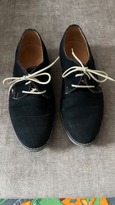 Eleganckie buty chłopięce 34