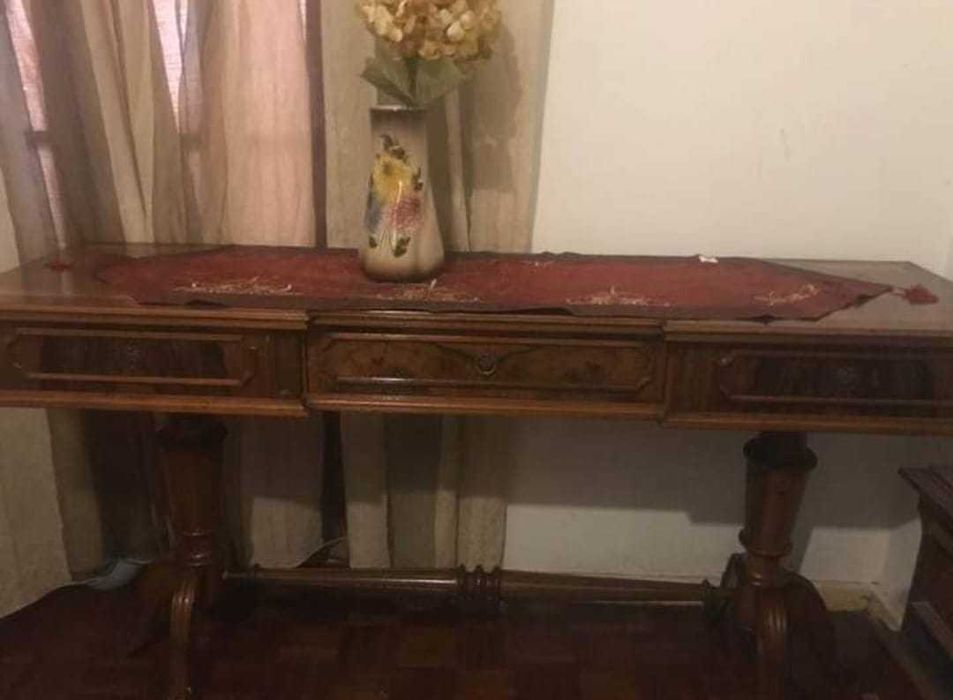 Aparador em Mogno