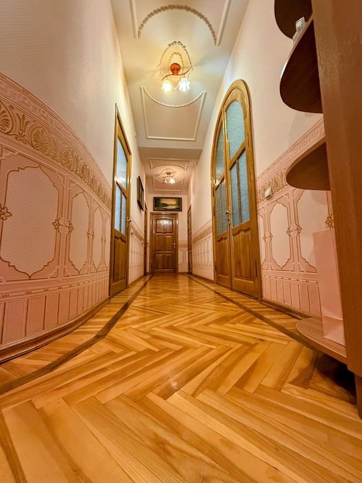 Без комісії! Продаж капітального будинку в Центрі міста – ідеально для життя чи бізнесу+укриття !Сауна/ міні басейн/ більярдна кімната/альтанка