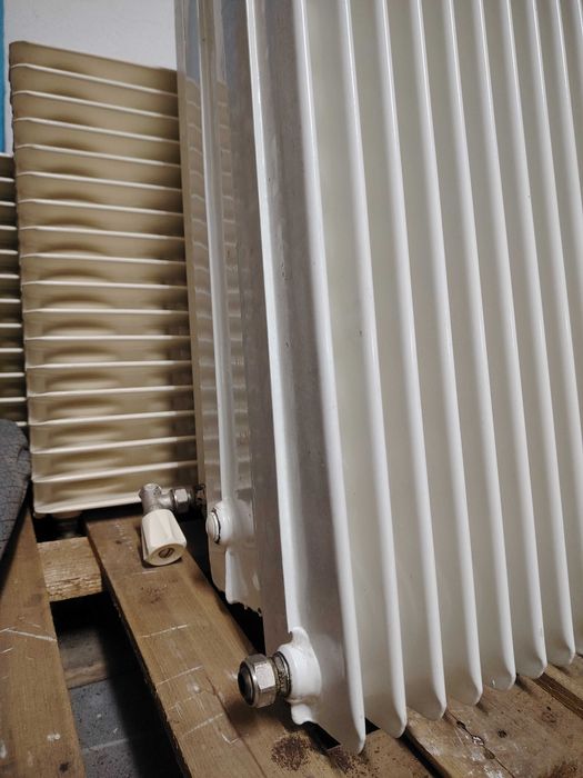 Radiadores de aquecimento central, em alumínio fundido, 6 unidades.