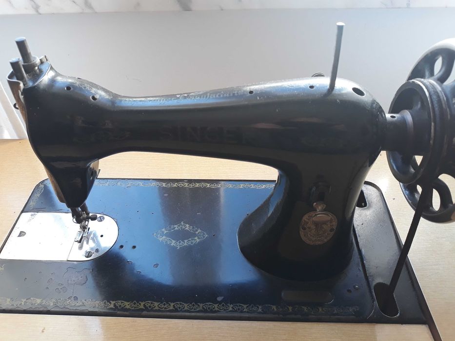 Máquina de costura Singer,  antiga