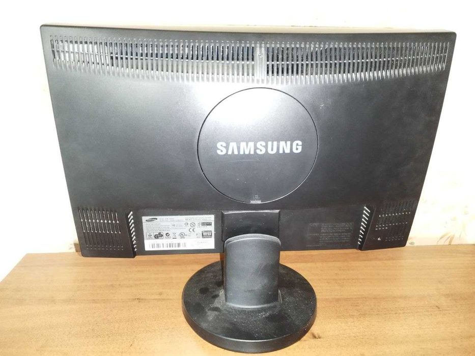 Монитор Samsung SyncMaster 943 NW