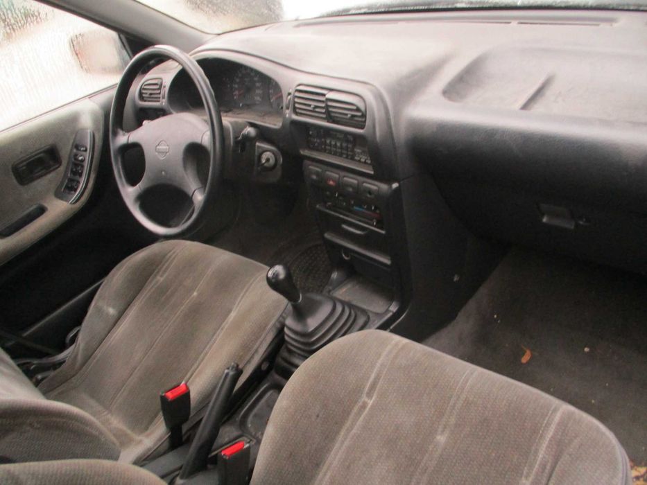 Nissan Sunny de 1993 para peças