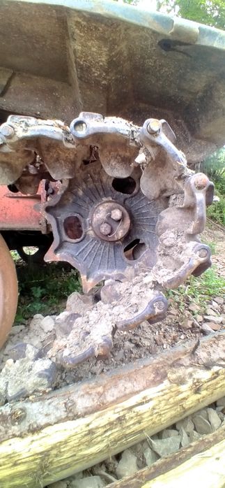 Трактор ДТ-55 гусеничний