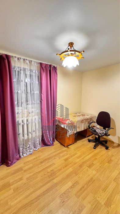 Здам 4 х кімнатний будинок у районі Епіцентру зі своїм двором і АО