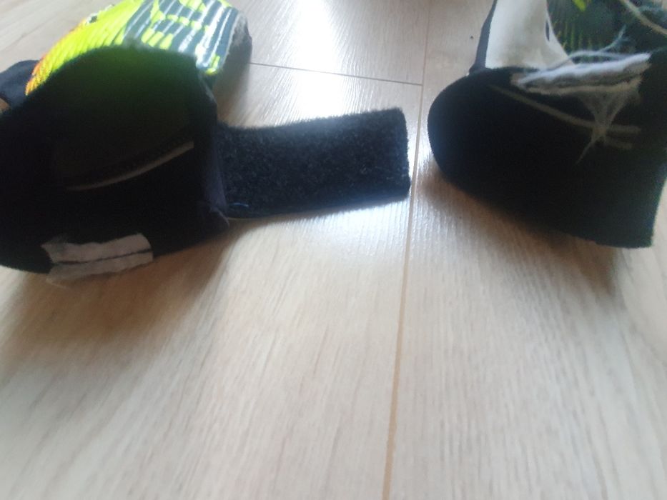Rękawice bramkarskie dziecięce KIPSTA