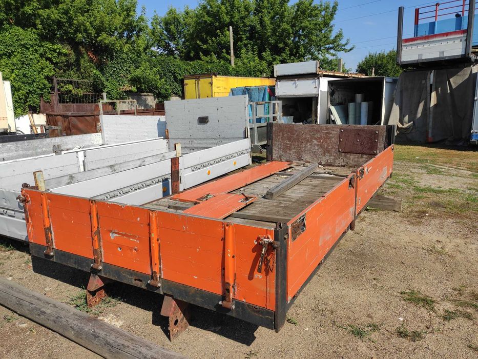 Кузов бортовий вантажний