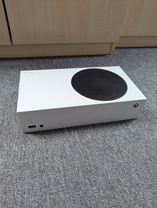 XBOX SERIES S 512GB + 2 pady